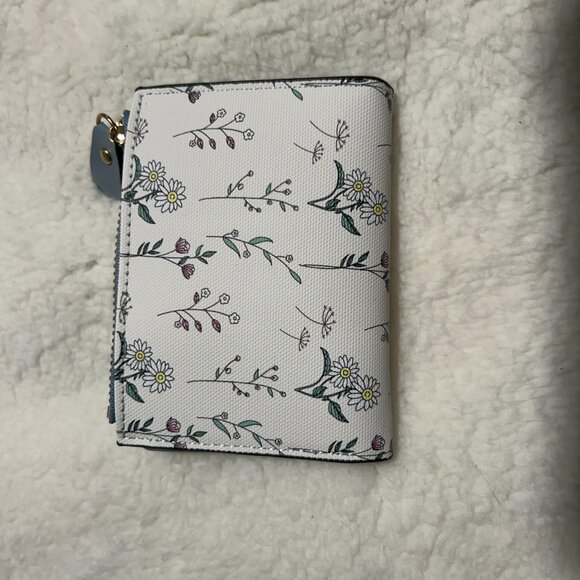 Floral Blue and White Women's Wallet - Picture 3 of 3